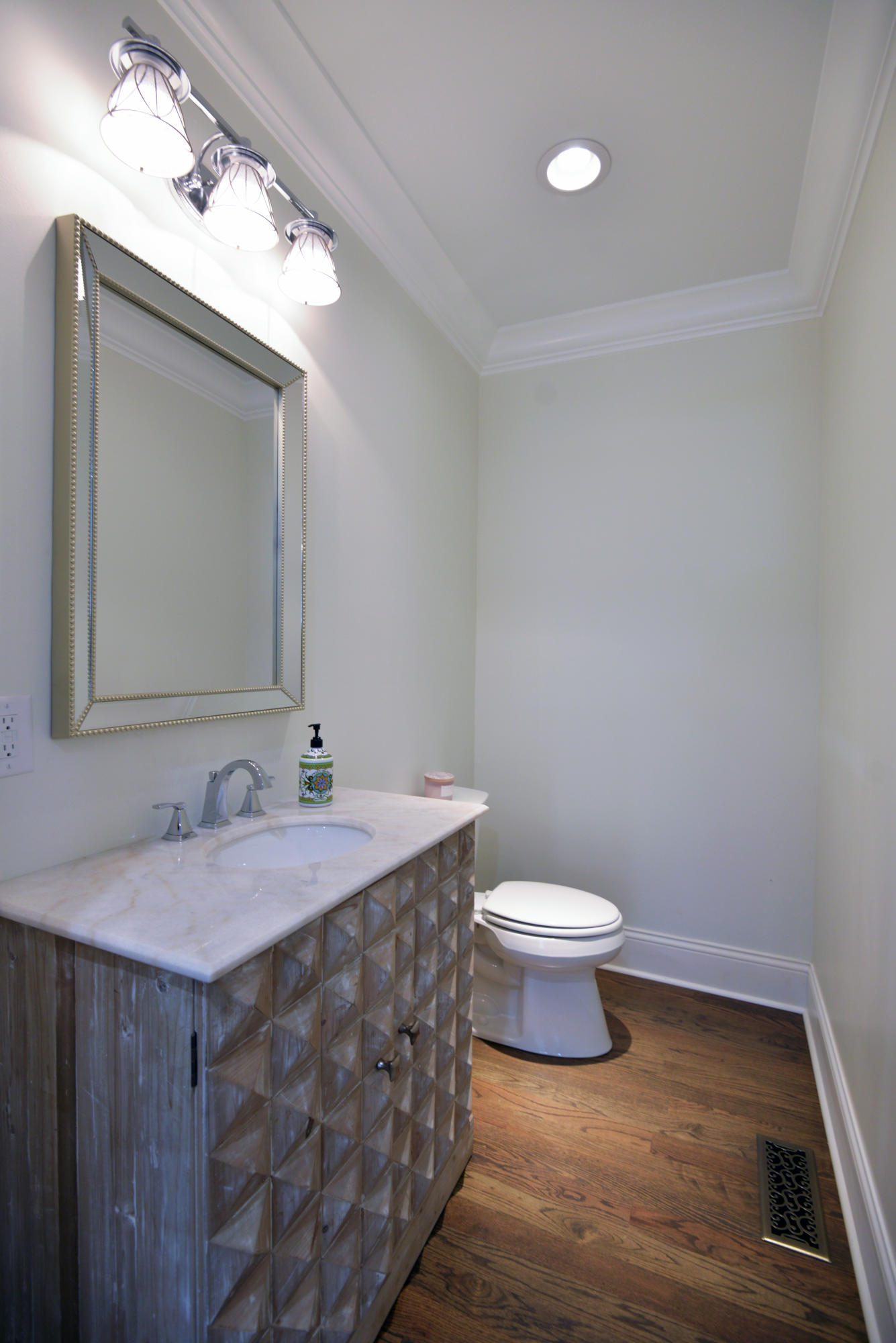 211 West Brow Road Lookout Mountain, TN 37350 - Photo 8 of 74 Powder room