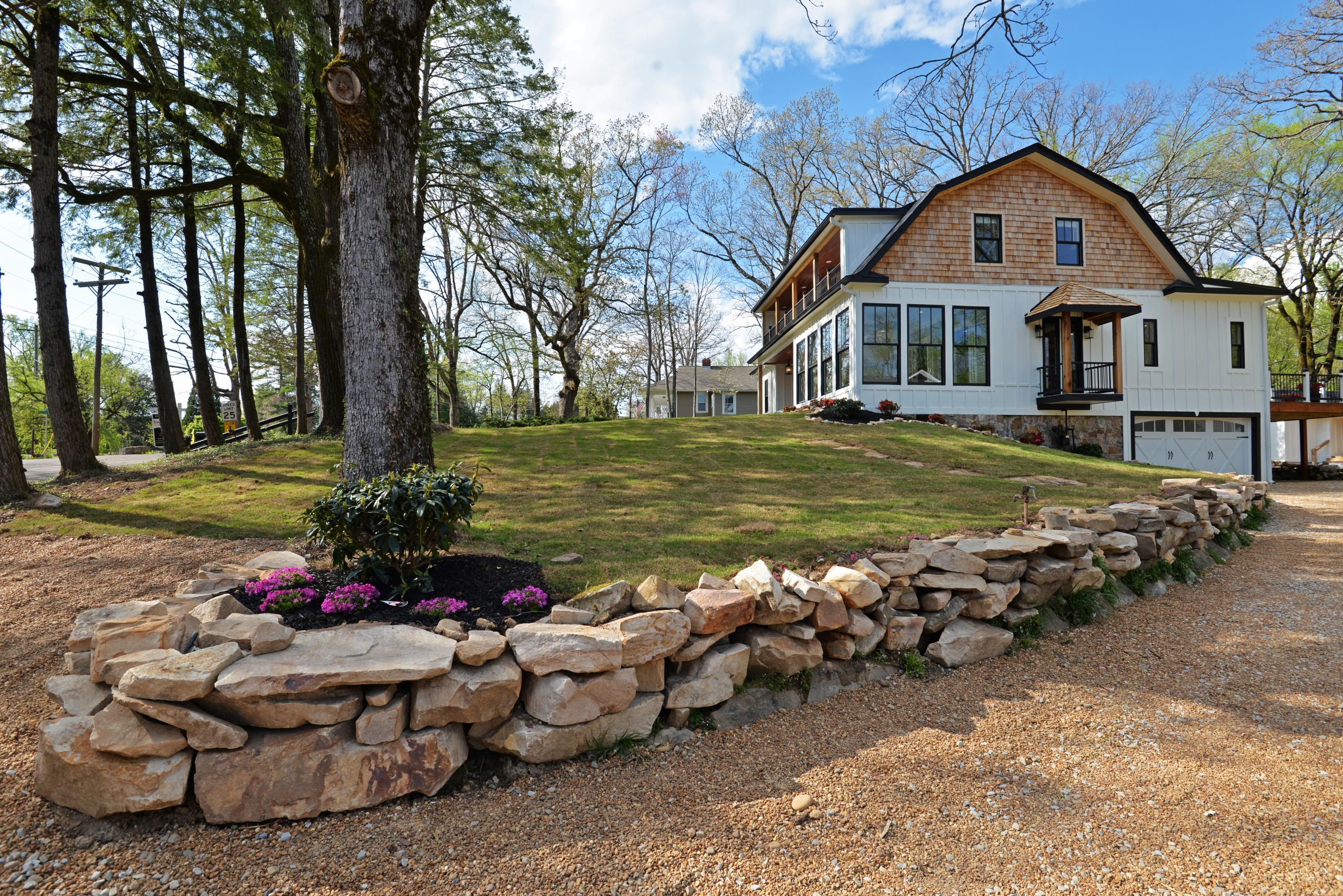 211 West Brow Road Lookout Mountain, TN 37350 - Photo 72 of 74 Front right corner (med)