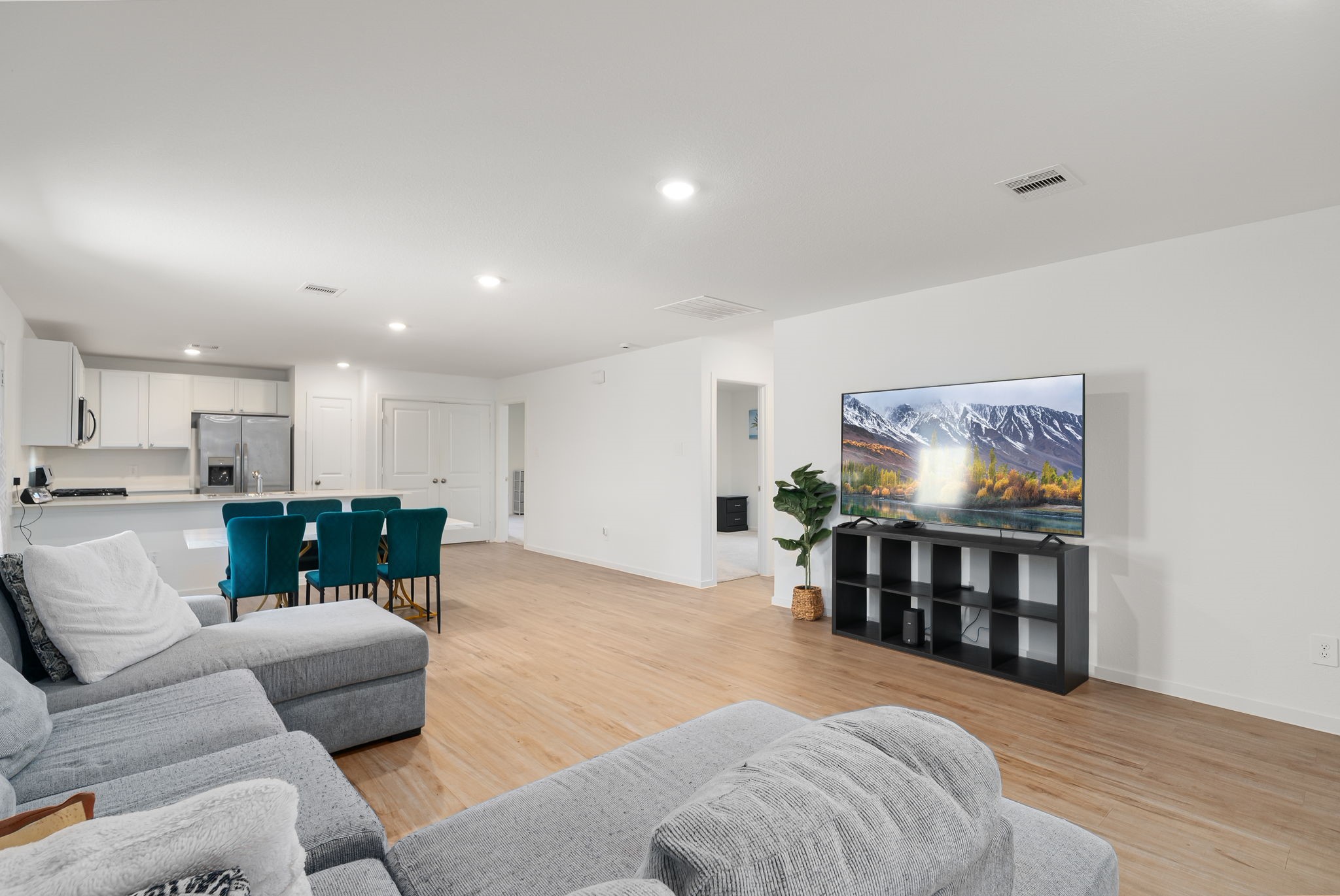 2625 Castille Valley Place Conroe, TX 77301 - Photo 8 of 28