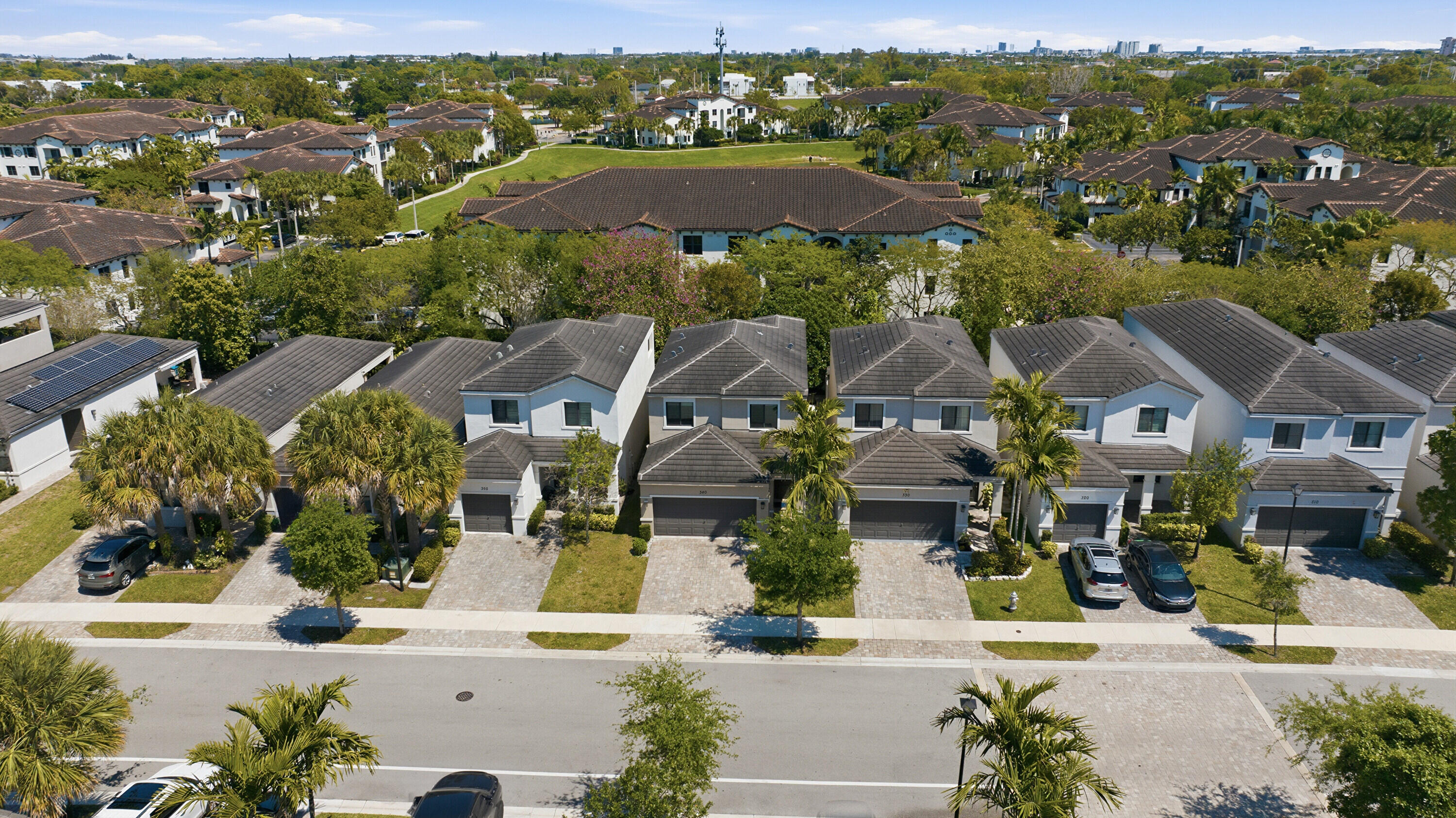 340 Northwest 33rd Lane Pompano Beach, FL 33069 - Photo 44 of 47 an aerial view of multiple house