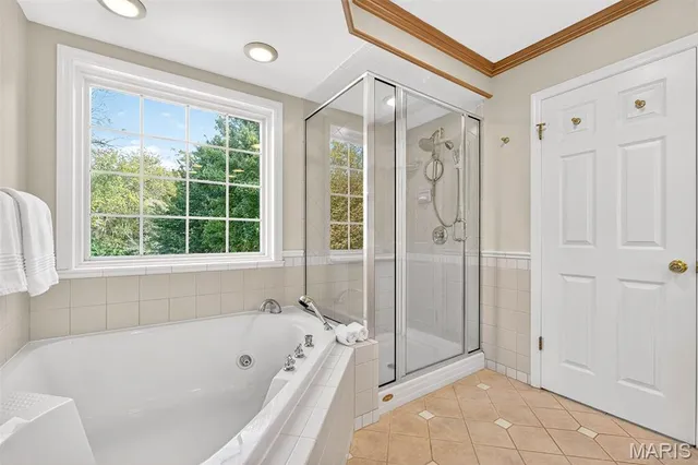 $975,000 | 1652 Mason Knoll Road, Town and Country, MO 63131