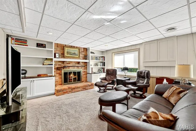 $975,000 | 1652 Mason Knoll Road, Town and Country, MO 63131