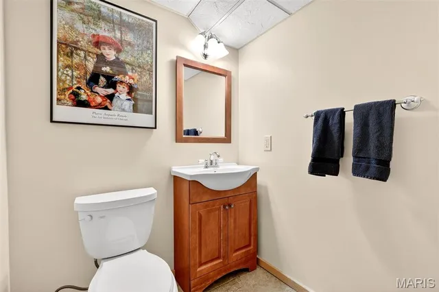 $975,000 | 1652 Mason Knoll Road, Town and Country, MO 63131