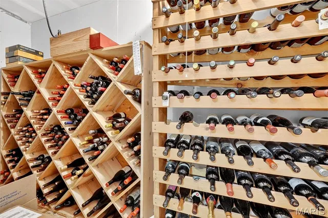 $975,000 | 1652 Mason Knoll Road, Town and Country, MO 63131