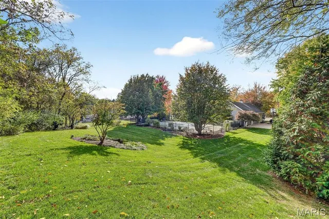 $975,000 | 1652 Mason Knoll Road, Town and Country, MO 63131
