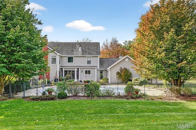 $975,000 | 1652 Mason Knoll Road, Town and Country, MO 63131