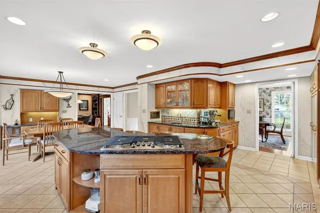 $975,000 | 1652 Mason Knoll Road, Town and Country, MO 63131