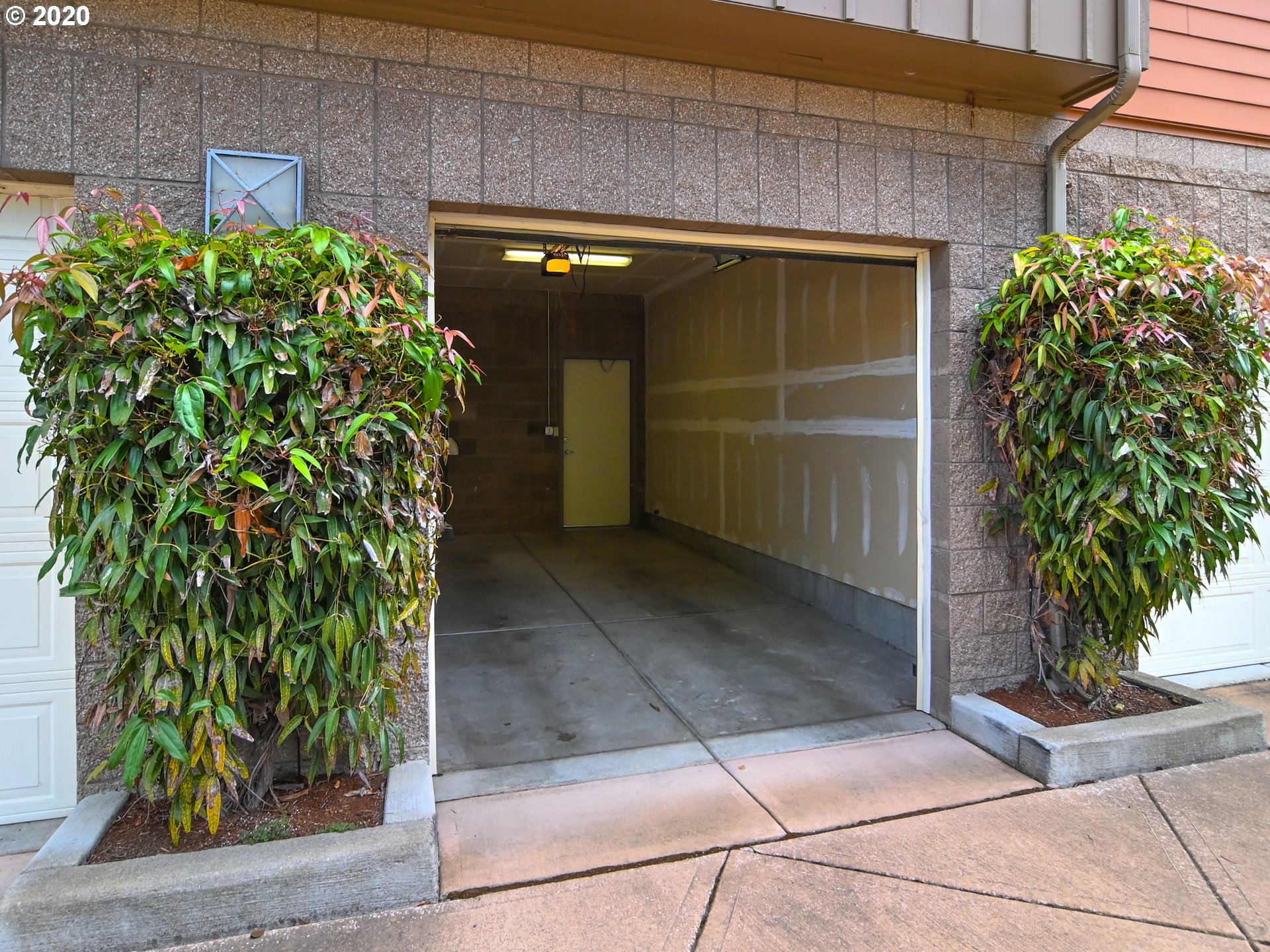 347 Rustic Place, Unit 16 Eugene, OR 97401 - Photo 25 of 29 Gallery Image 25