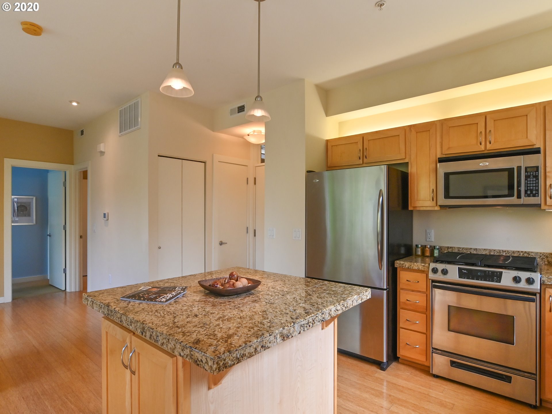 347 Rustic Place, Unit 16 Eugene, OR 97401 - Photo 8 of 29 Gallery Image 8