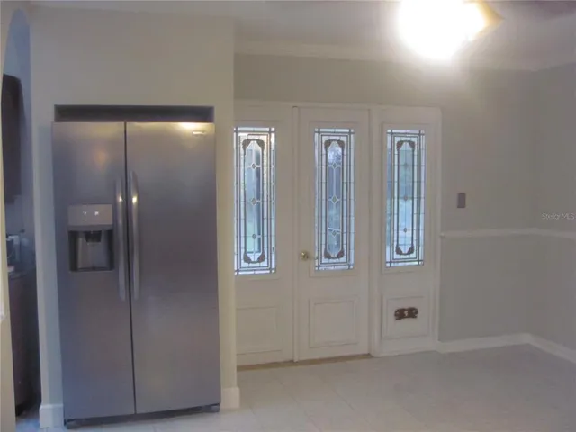 a view of empty room with window