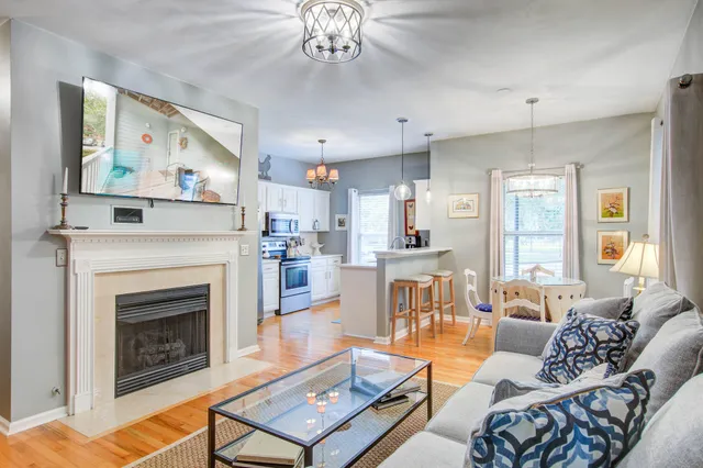 $2,345 | 2347 Tall Sail Drive, Unit 201A, Charleston, SC 29414