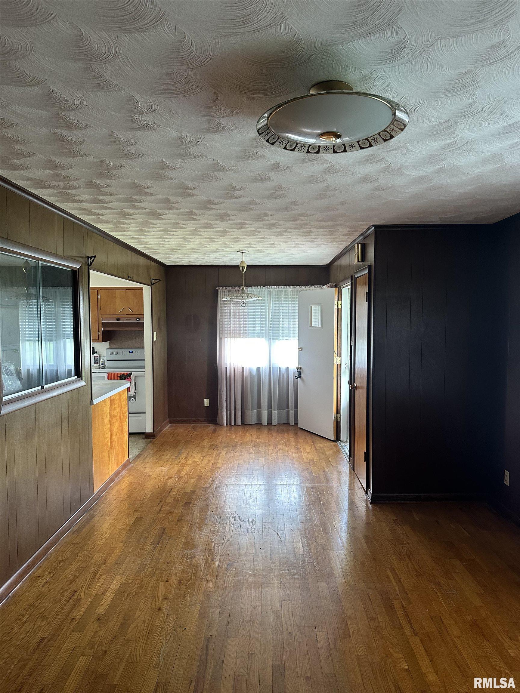 1927 Pine Cone Road Pinckneyville, IL 62274 - Photo 9 of 17 Gallery Image 9