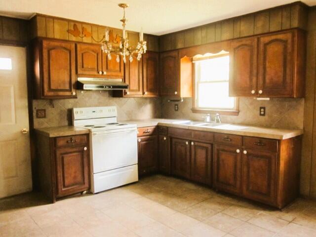 1661 Mt View Road Danville, VA 24540 - Photo 3 of 17 Kitchen