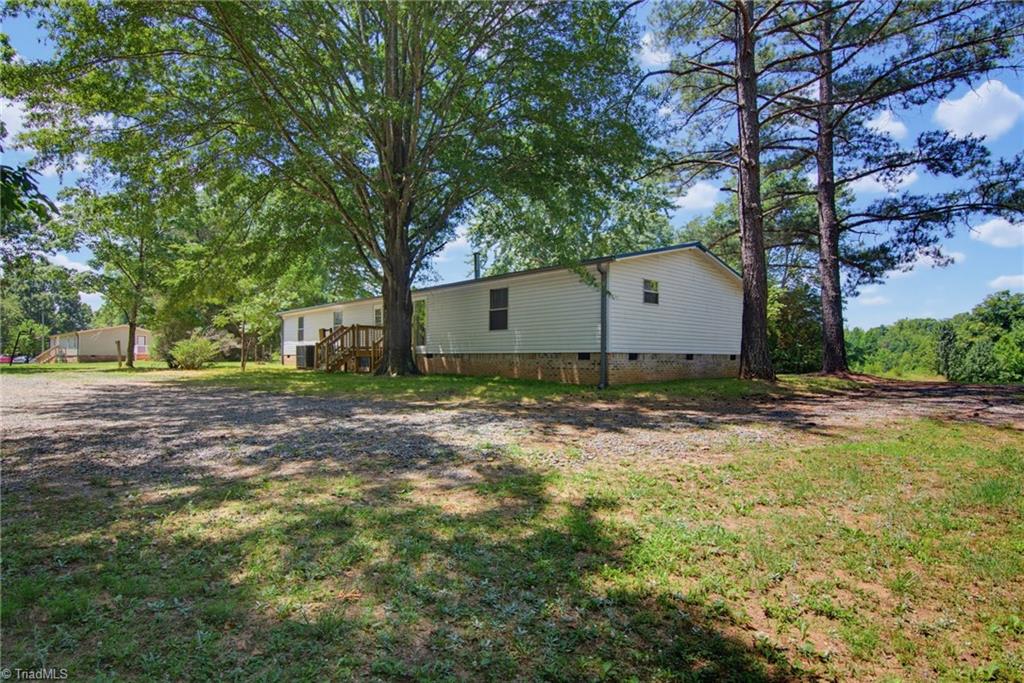 1041 Whitts Road Madison, NC 27025 - Photo 31 of 39