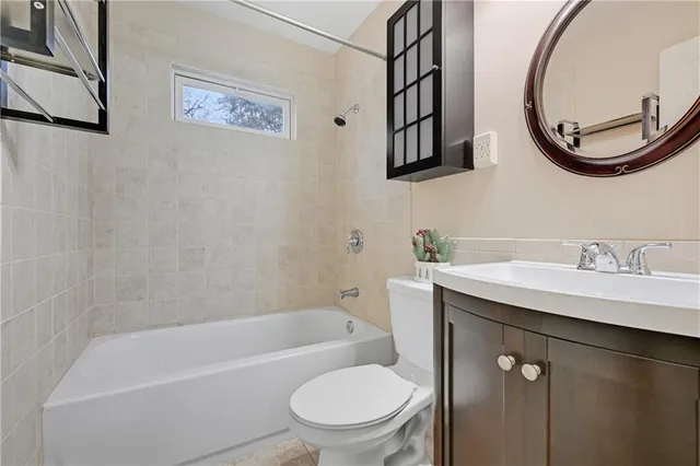 $250,000 | 11217 West 69th Terrace, Shawnee, KS 66203