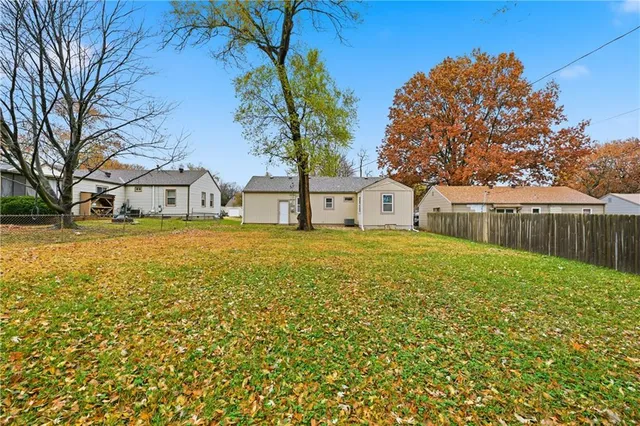 $250,000 | 11217 West 69th Terrace, Shawnee, KS 66203