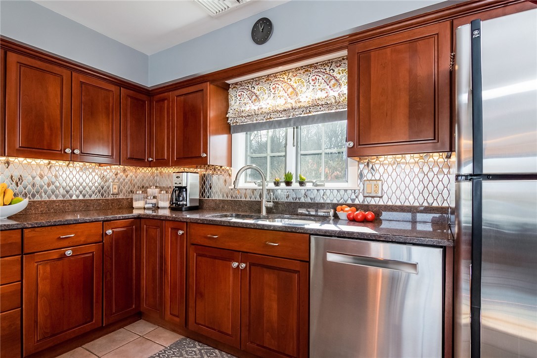 185 Old River Road Lincoln, RI 02865 - Photo 9 of 40 Gallery Image 9