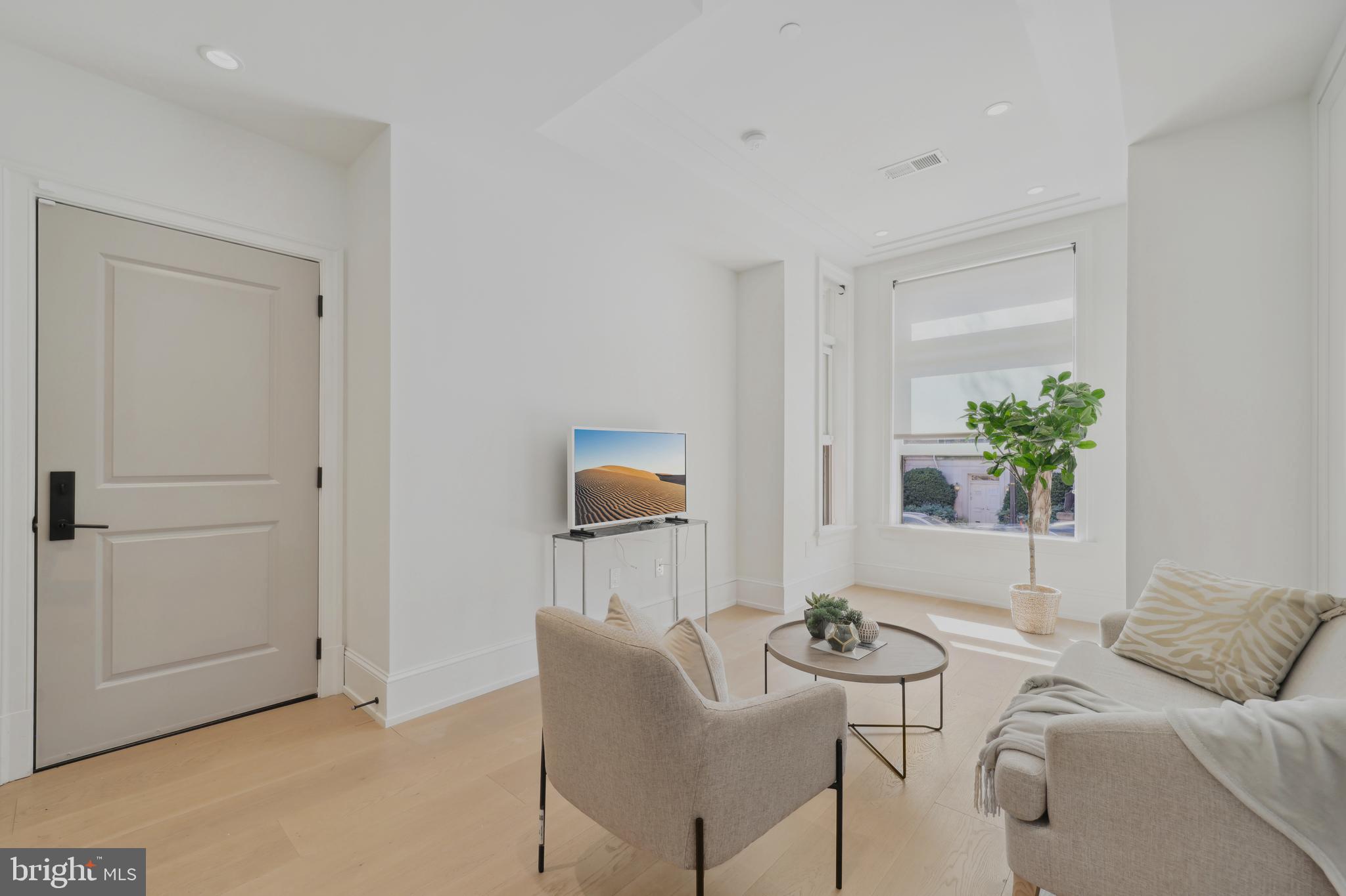 1829 Kalorama Road Northwest, Unit 2 Washington, DC 20009 - Photo 14 of 23