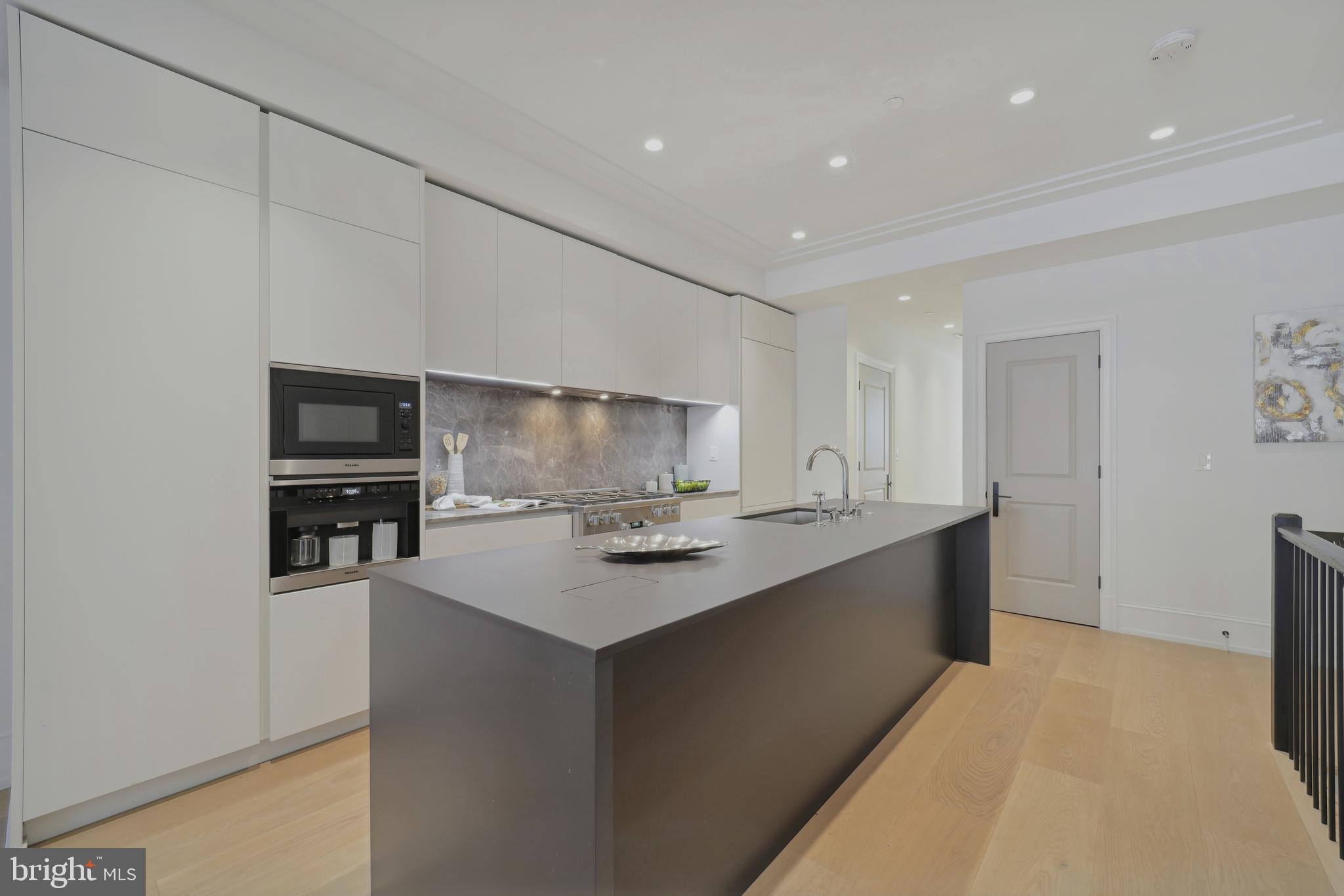 1829 Kalorama Road Northwest, Unit 2 Washington, DC 20009 - Photo 10 of 23