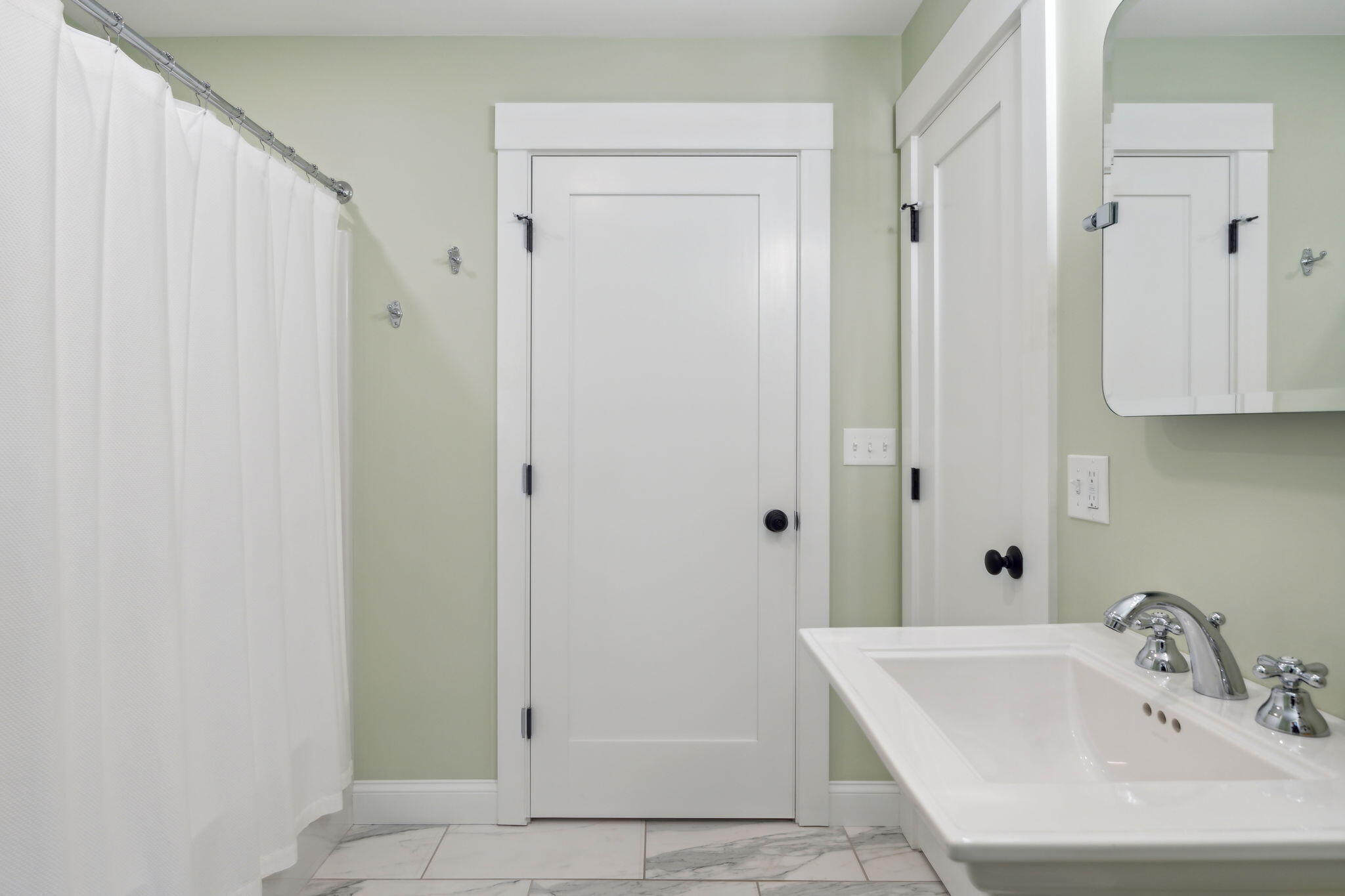 8 Revolution Drive Windham, ME 04062 - Photo 26 of 35 Second floor full bathroom