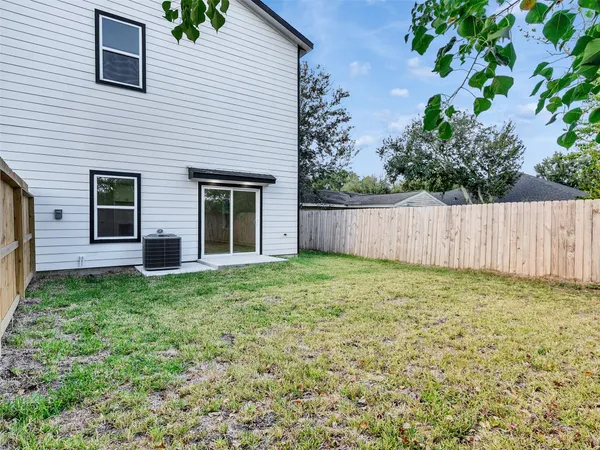 $2,195 | 7358 Guadalcanal Road, Unit B, Houston, TX 77033