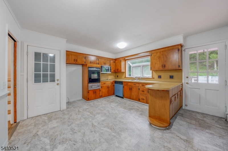 638 River Road Chatham, NJ 07928 - Photo 8 of 30