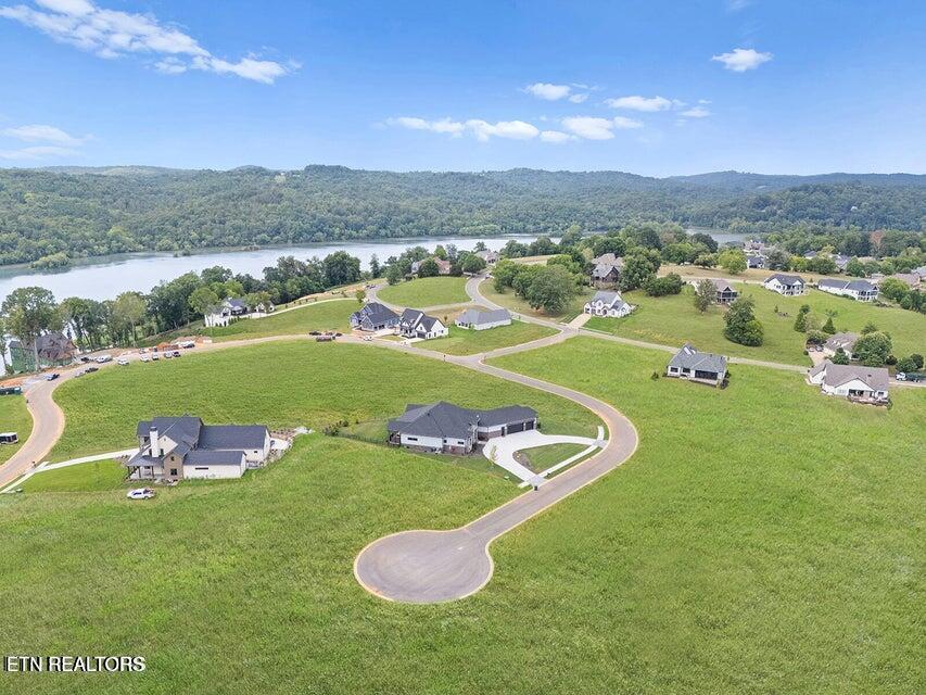 532 Ladybug Lane Loudon, TN 37774 - Photo 9 of 31 image