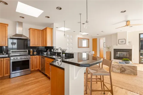 $3,198,000 | 209 41st Street, Manhattan Beach, CA 90266