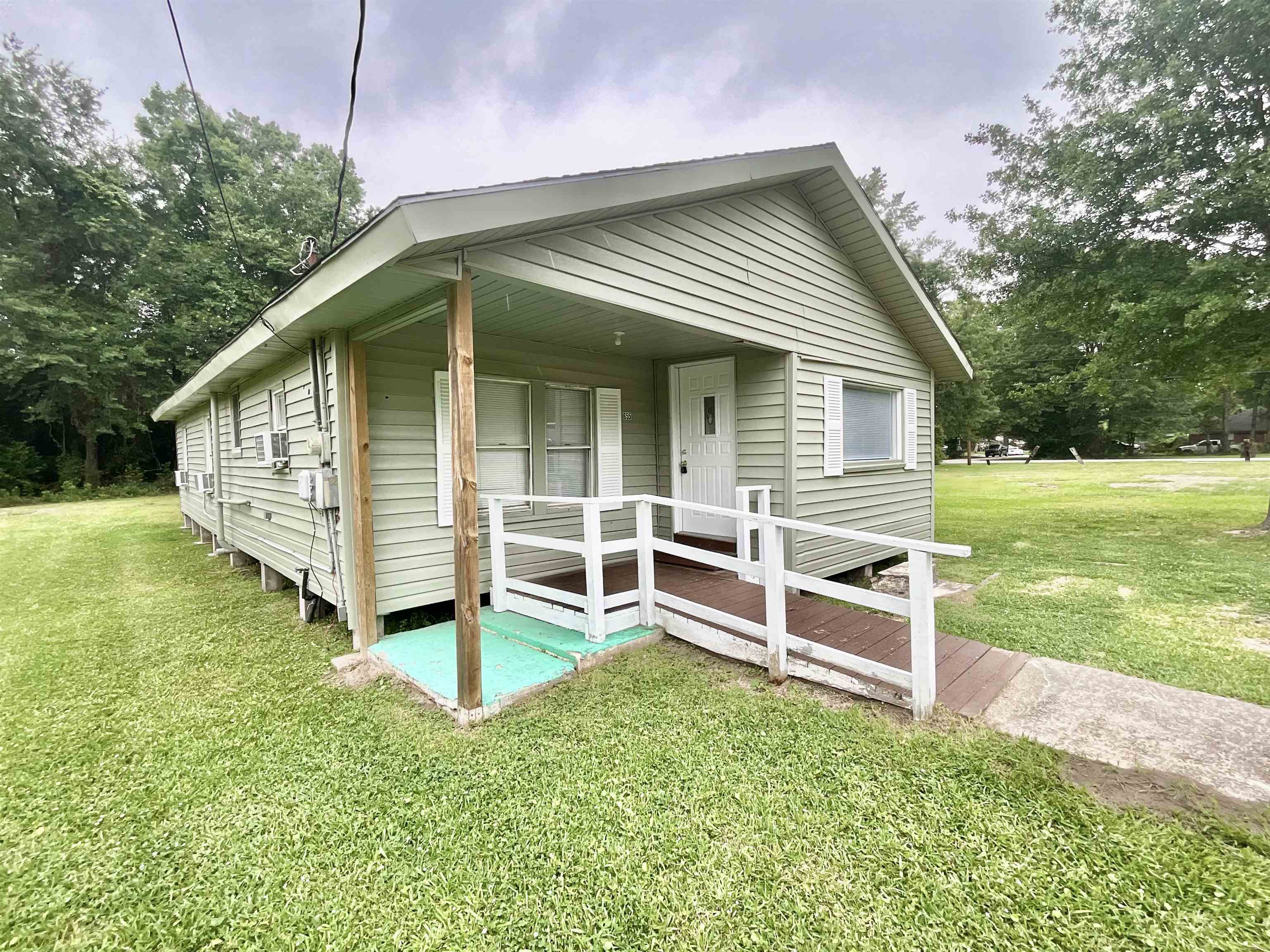 655 North 2nd Street Silsbee, TX 77656 - Photo 3 of 28