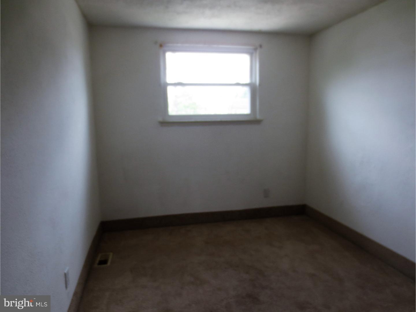 12215 Rambler Road Philadelphia, PA 19154 - Photo 6 of 9