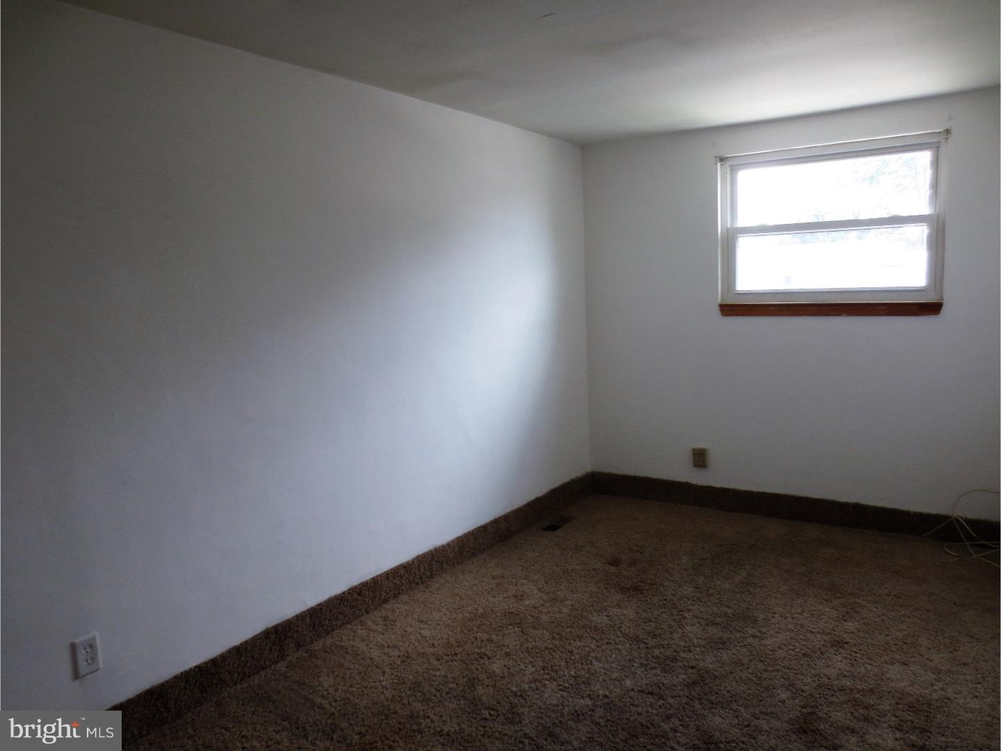 12215 Rambler Road Philadelphia, PA 19154 - Photo 7 of 9