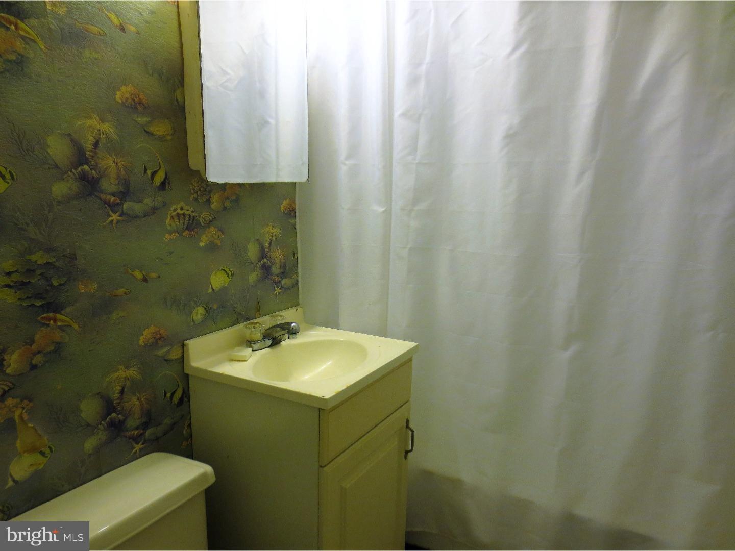 12215 Rambler Road Philadelphia, PA 19154 - Photo 8 of 9
