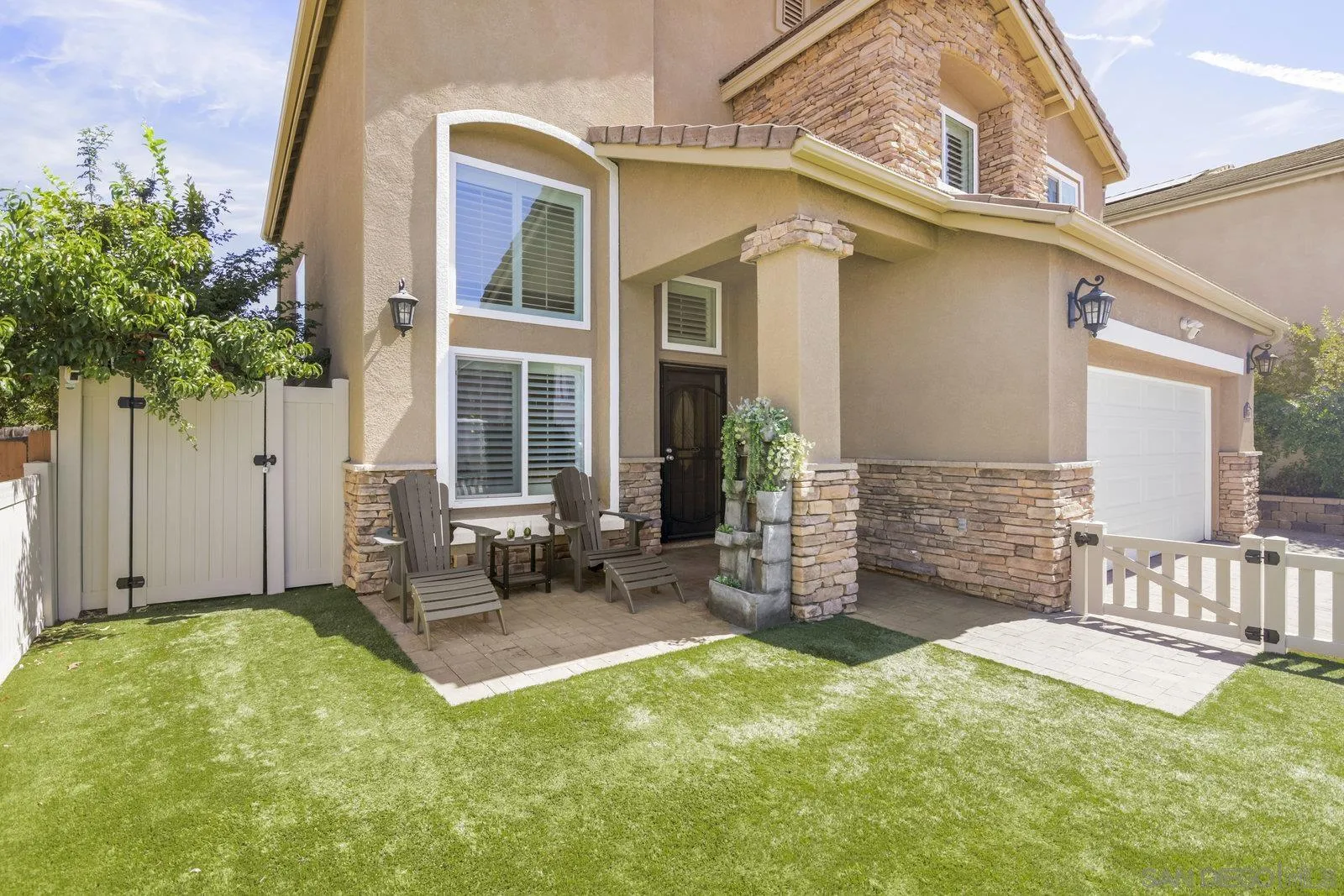 1385 Sunhaven Road Alpine, CA 91901 - Photo 25 of 32 front view of a house with a yard
