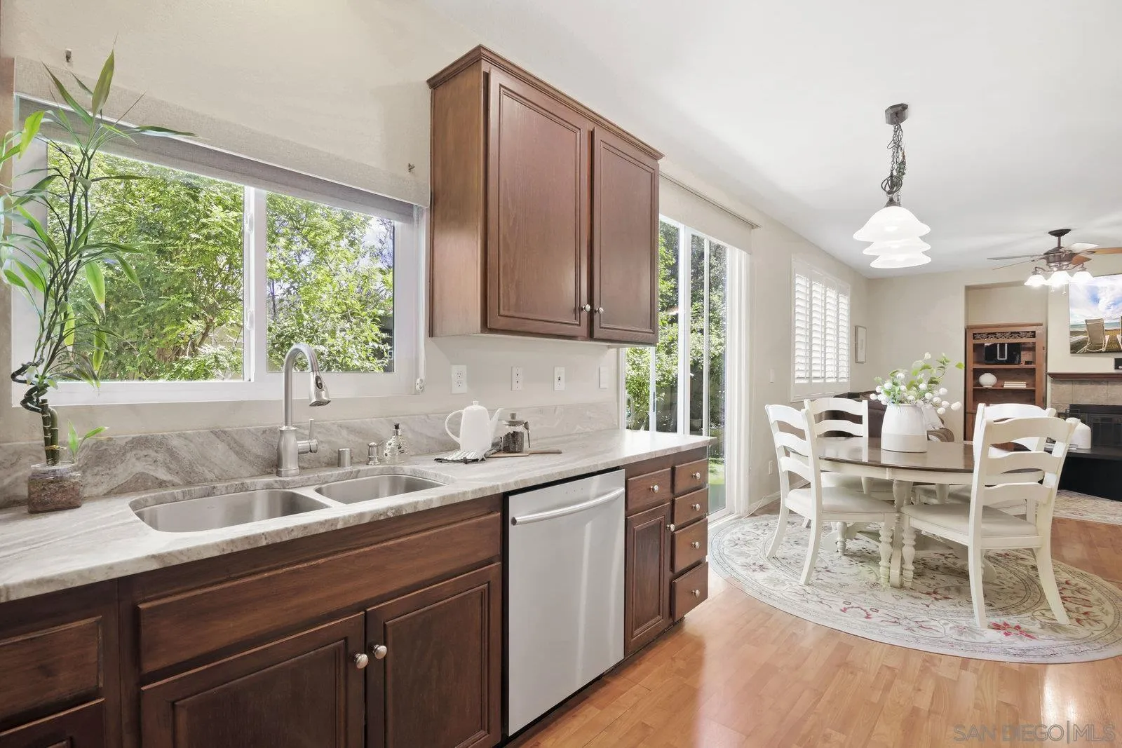 1385 Sunhaven Road Alpine, CA 91901 - Photo 4 of 32 a kitchen with a sink and cabinets