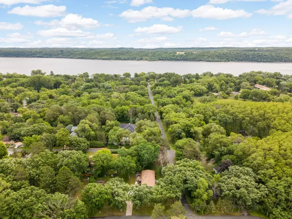 $424,900 | 16570 22nd Street South, St. Marys Point, MN 55043