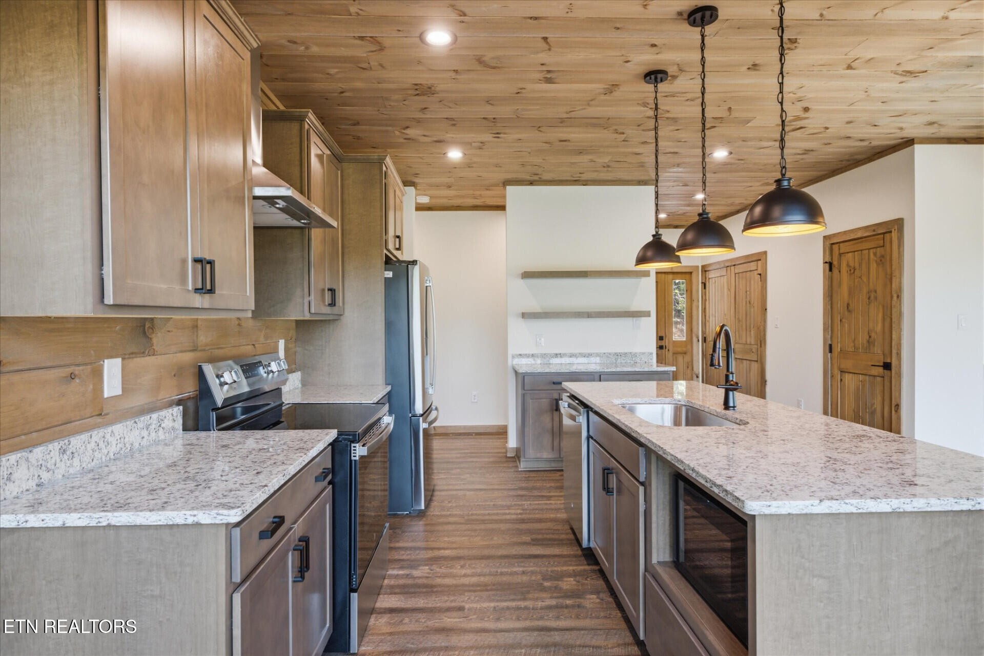 2046 Spurling Road Sevierville, TN 37862 - Photo 8 of 52