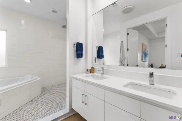 $475,000 | 6095 Royal Palms Court, Gonzales, LA 70737