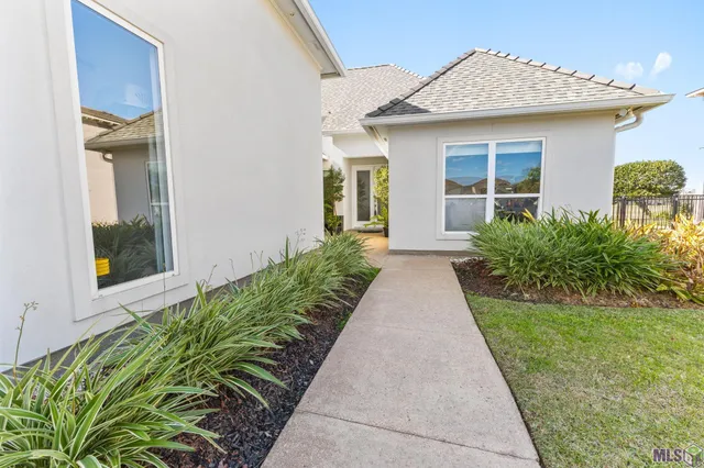 $495,000 | 6095 Royal Palms Court, Gonzales, LA 70737