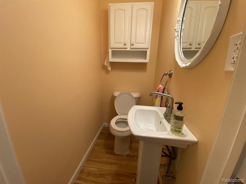 1020 Larson Court Rochester Hills, MI 48307 - Photo 7 of 16
