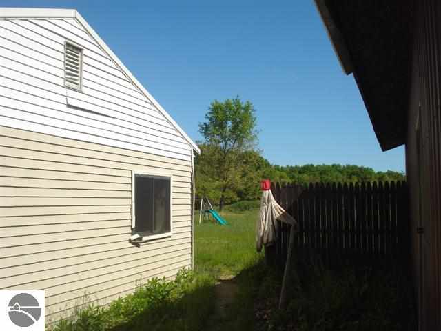 7222 West Airline Road Weidman, MI 48893 - Photo 6 of 16 1747003-5.JPG