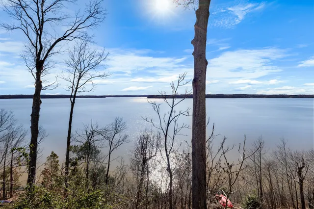 $629,000 | 591 Shore Drive, Big Sandy, TN 38221