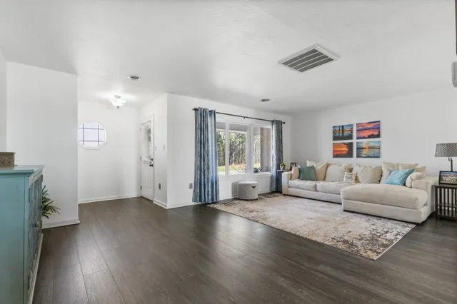 $629,000 | 591 Shore Drive, Big Sandy, TN 38221