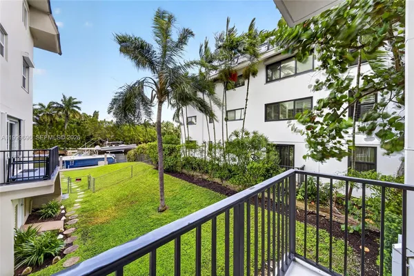 $4,000 | 6815 Edgewater Drive, Unit 108, Coral Gables, FL 33133