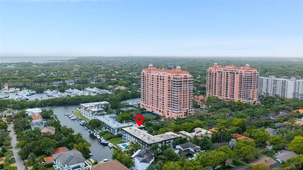 $4,000 | 6815 Edgewater Drive, Unit 108, Coral Gables, FL 33133