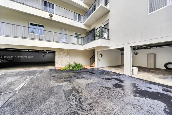 $4,000 | 6815 Edgewater Drive, Unit 108, Coral Gables, FL 33133