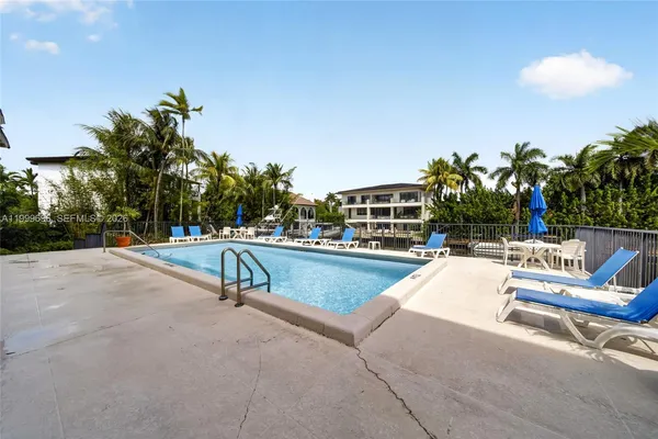 $4,000 | 6815 Edgewater Drive, Unit 108, Coral Gables, FL 33133