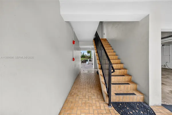 $4,000 | 6815 Edgewater Drive, Unit 108, Coral Gables, FL 33133