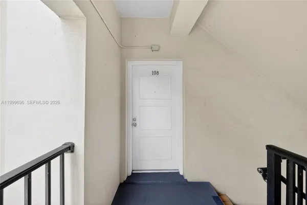 $4,000 | 6815 Edgewater Drive, Unit 108, Coral Gables, FL 33133