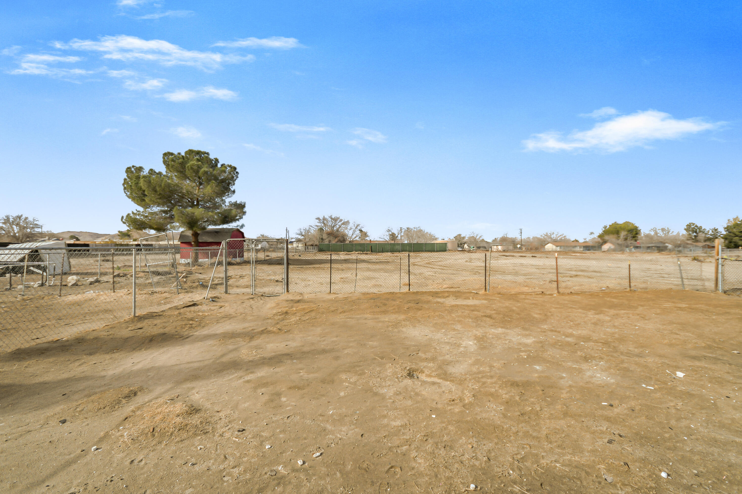 40611 178th Street East Lake Los Angeles, CA 93535 - Photo 11 of 14 a view of a yard