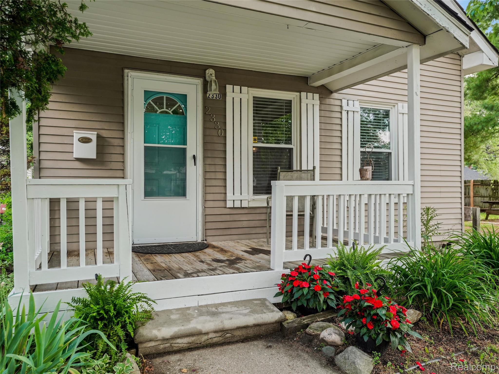 2330 Wiltshire Road Berkley, MI 48072 - Photo 2 of 24 01-2-26-2330 Wiltshire Rd 0025.jpg